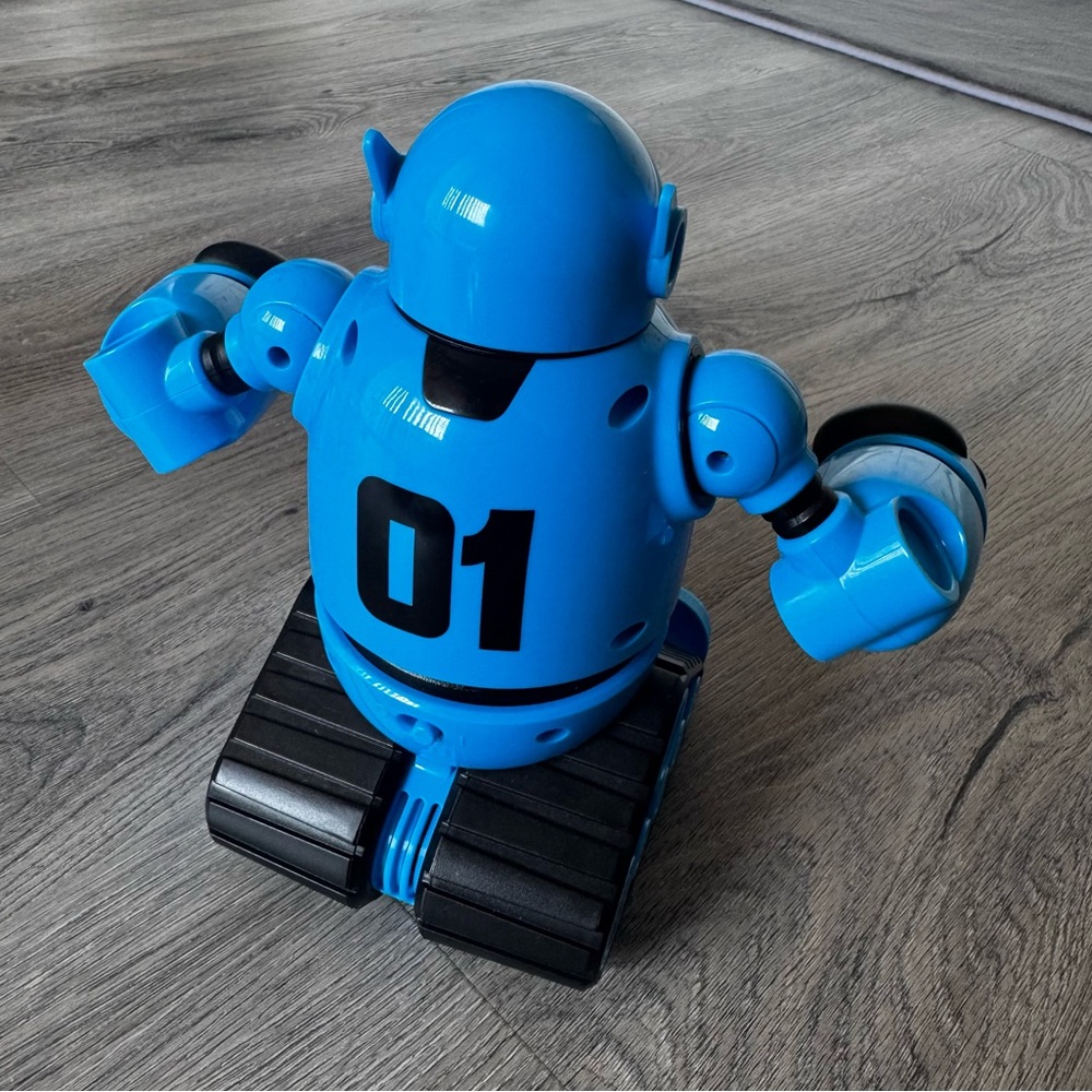 Sharper Image Toy Remote Control Mecha Rage - Picture 8 of 11